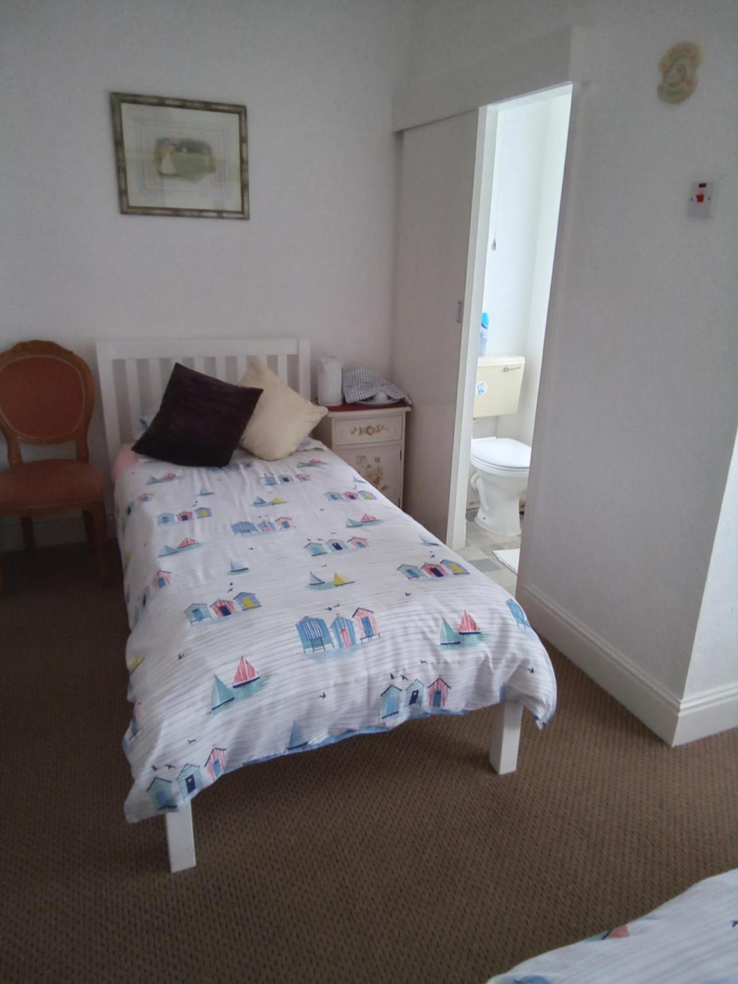 Applebys Guest House Holyhead Pokój zdjęcie